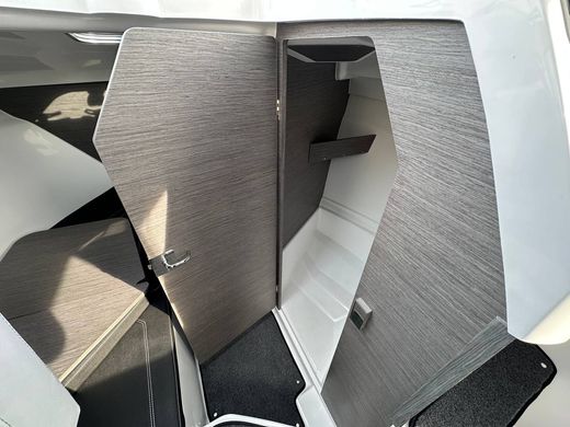 Катер Феникс 700 Cabin белый с Suzuki DF200ATX