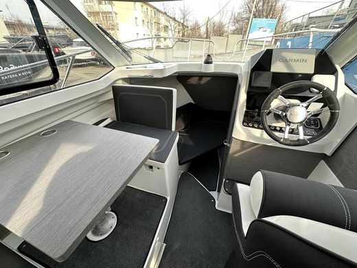 Катер Феникс 700 Cabin белый с Suzuki DF200ATX