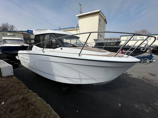 Катер Феникс 700 Cabin белый с Suzuki DF200ATX