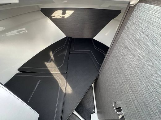 Катер Феникс 700 Cabin белый с Suzuki DF200ATX