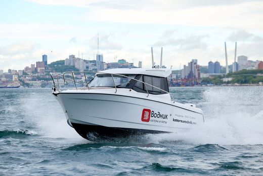 Катер Феникс 700 Cabin белый с Suzuki DF200ATX