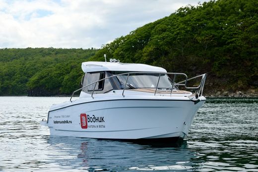 Катер Феникс 700 Cabin белый с Suzuki DF200ATX