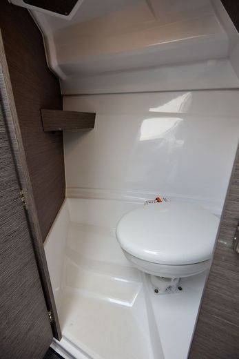 Катер Феникс 700 Cabin белый