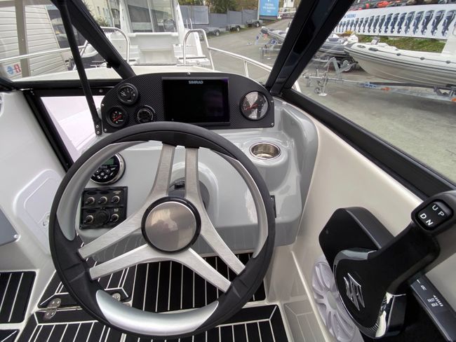 Катер Феникс СПЭВ 510BR, мотор лодочный Suzuki DF100BTL