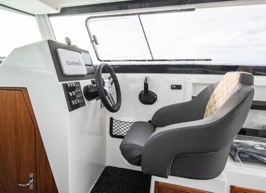 Катер Finnmaster P7