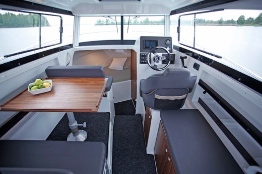 Катер Finnmaster P7