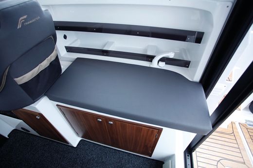 Катер Finnmaster P7