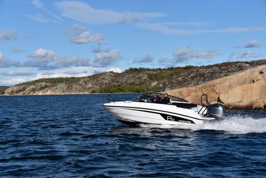 Катер Finnmaster R6