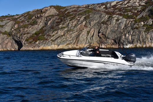 Катер Finnmaster R6