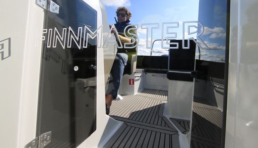 Катер Finnmaster R6