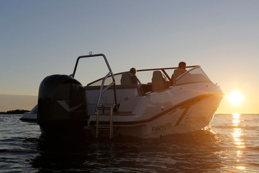 Катер Finnmaster T8