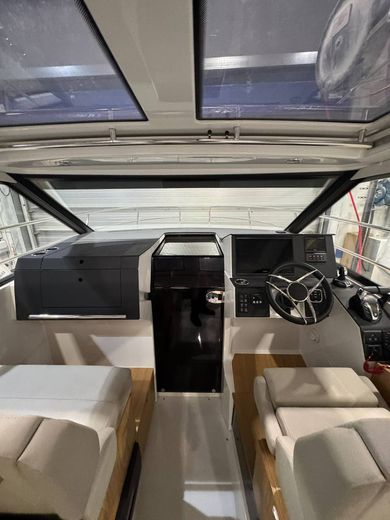 Катер Grandezza 30 OUTBOARD с моторами 2х300