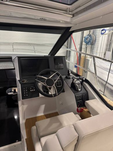 Катер Grandezza 30 OUTBOARD с моторами 2х300