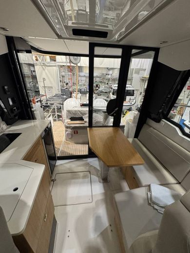 Катер Grandezza 30 OUTBOARD с моторами 2х300