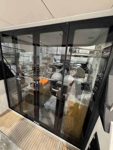 Катер Grandezza 30 OUTBOARD с моторами 2х300