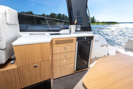 Катер Grandezza 30 Outboard