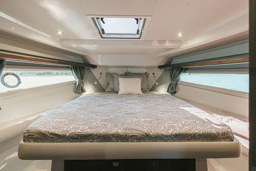 Катер Grandezza 37 CA