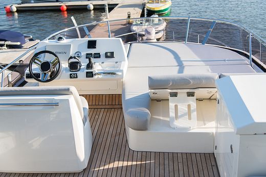 Катер Prestige 460 с моторами 2х440