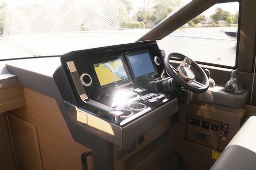 Катер Prestige 460 с моторами 2х440