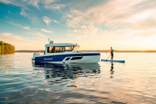 Катер QUARKEN 27 Cabin