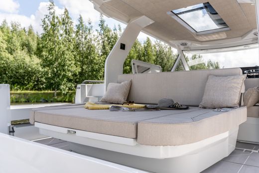 Катер QUARKEN 35 Sport Tourer