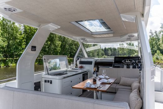 Катер QUARKEN 35 Sport Tourer