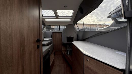 Катер Victory A8 с Suzuki 2хDF200APX