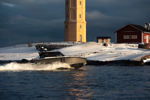 Катер XO DFNDR 8