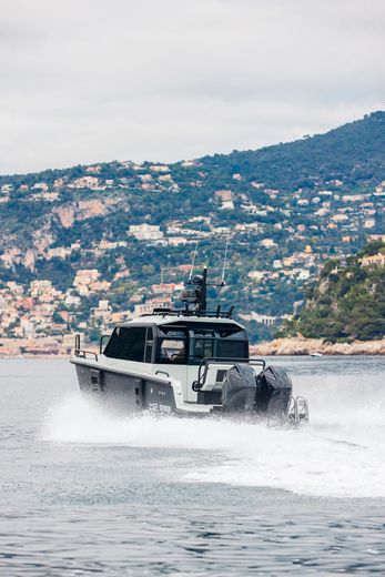 Катер XO DFNDR 8