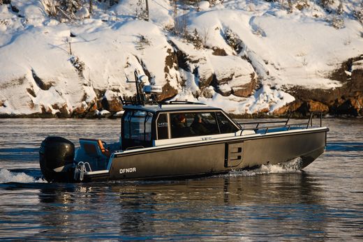 Катер XO DFNDR 8
