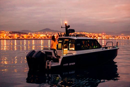 Катер XO DFNDR 8