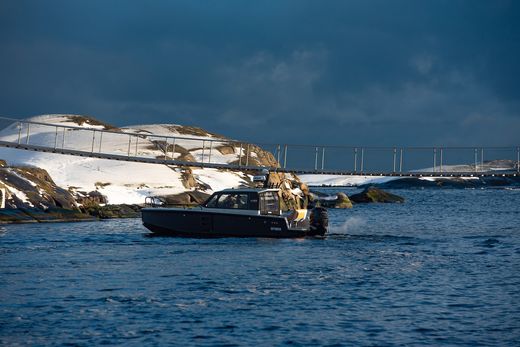 Катер XO DFNDR 8