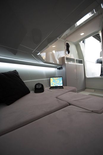 Катер XO DFNDR 9