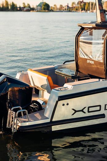 Катер XO DFNDR 9