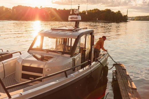 Катер XO DFNDR 9