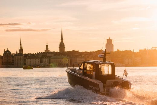 Катер XO DFNDR 9