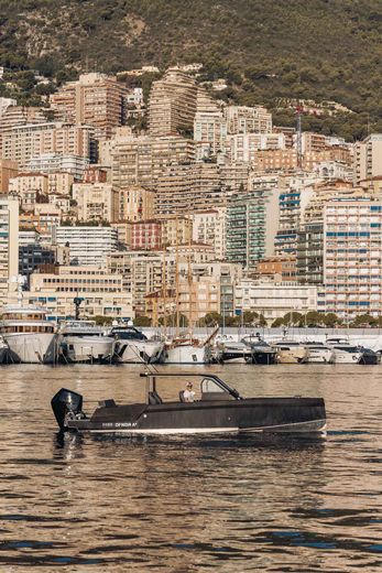 Катер XO DFNDR A8