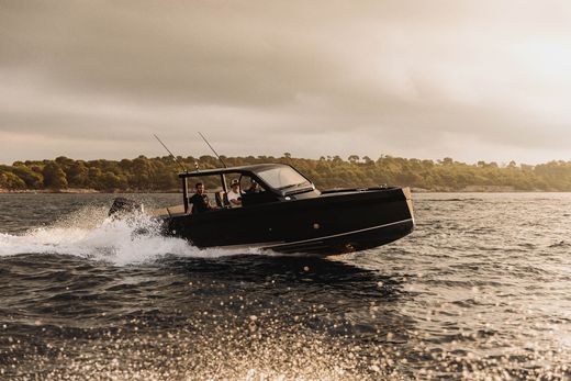 Катер XO DFNDR A8