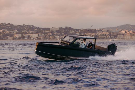 Катер XO DFNDR A8