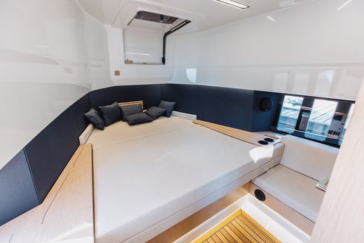 Катер XO EXPLR 44