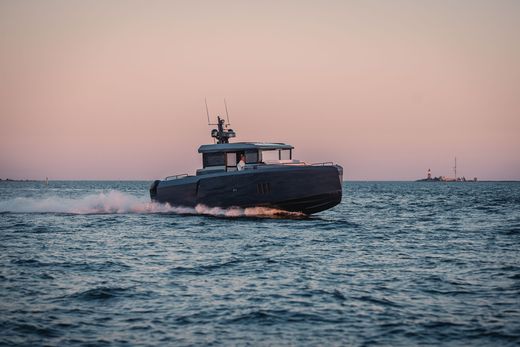 Катер XO EXPLR 44