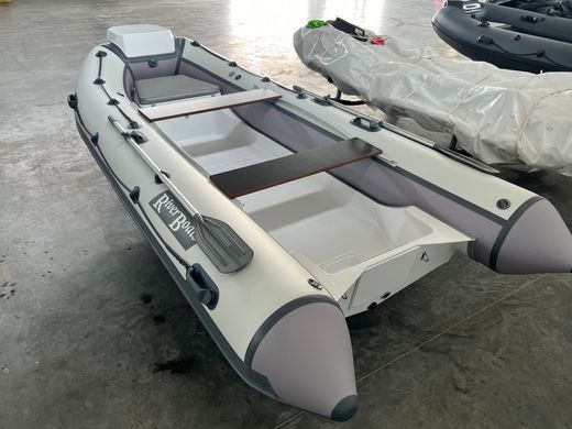 Лодка РИБ (RIB) RiverBoats RB 400, серо-белый, накладка на рундук,утка, корпус белый, уцененная
