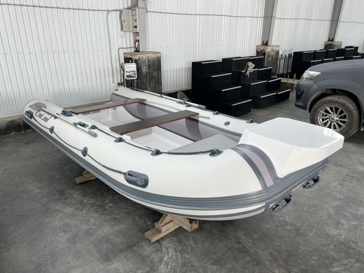 Лодка РИБ (RIB) RiverBoats RB 400, серо-белый, накладка на рундук,утка, корпус белый, уцененная