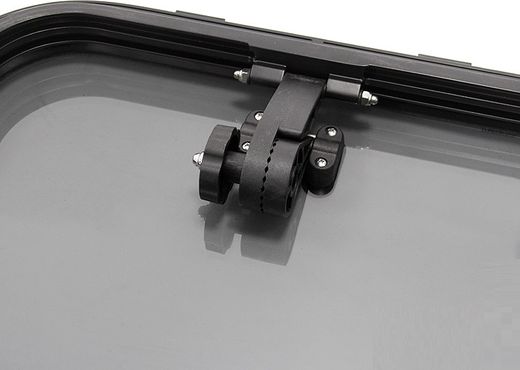 Люк палубный распашной Альбатрос 550х550 (черное исполнение)