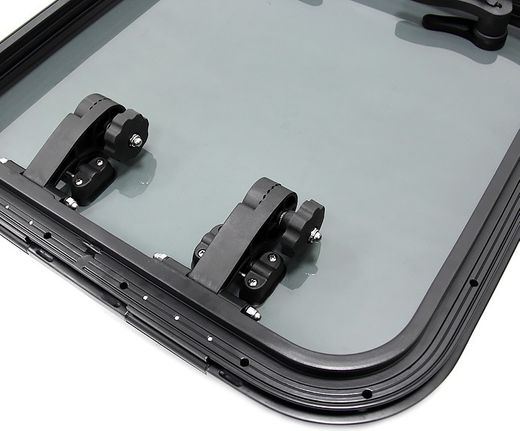 Люк палубный распашной Альбатрос 600x600 (черное исполнение)