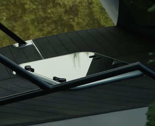 Люк палубный распашной Альбатрос 700x700