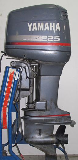 Мотор лодочный Yamaha 225, б/у