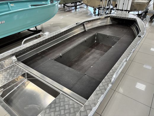 Моторная лодка, Тактика 390Р, базовая комплектация