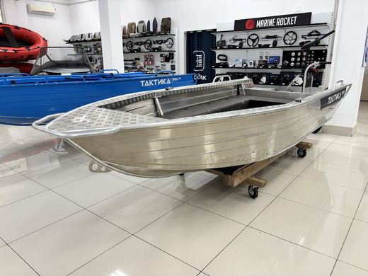 Моторная лодка, Тактика 390Р, базовая комплектация