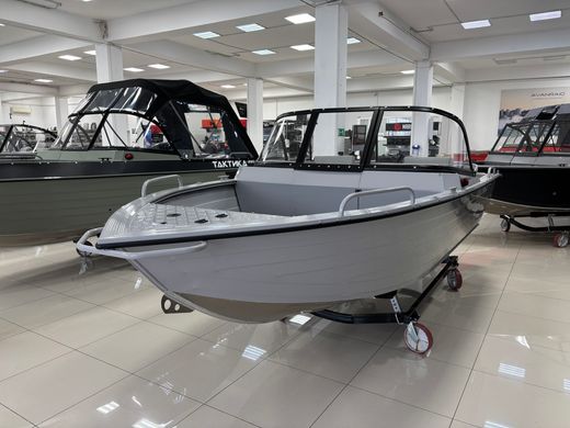 Моторная лодка, Тактика 430 DC (Comfort), серый